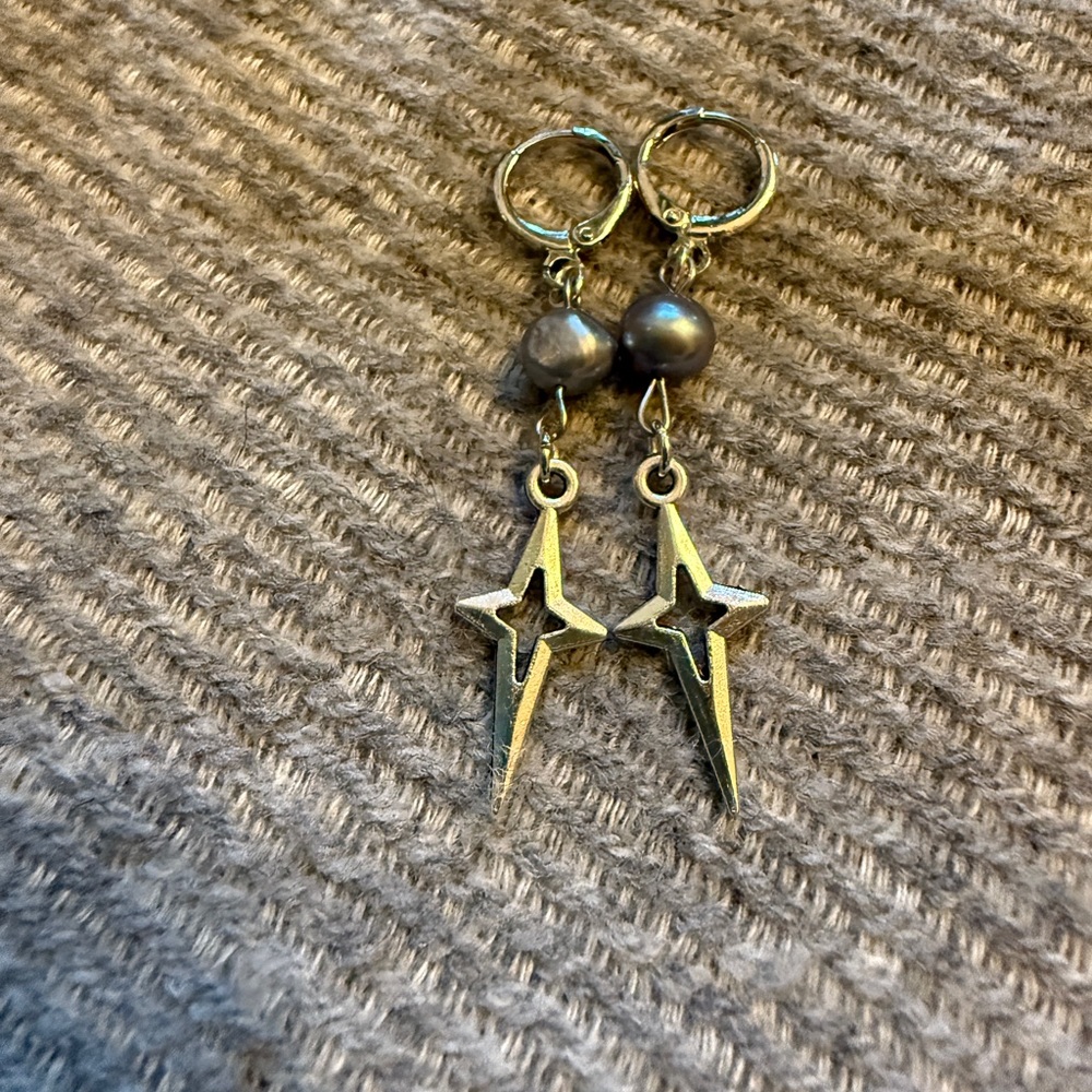 pearl and star drop earrings